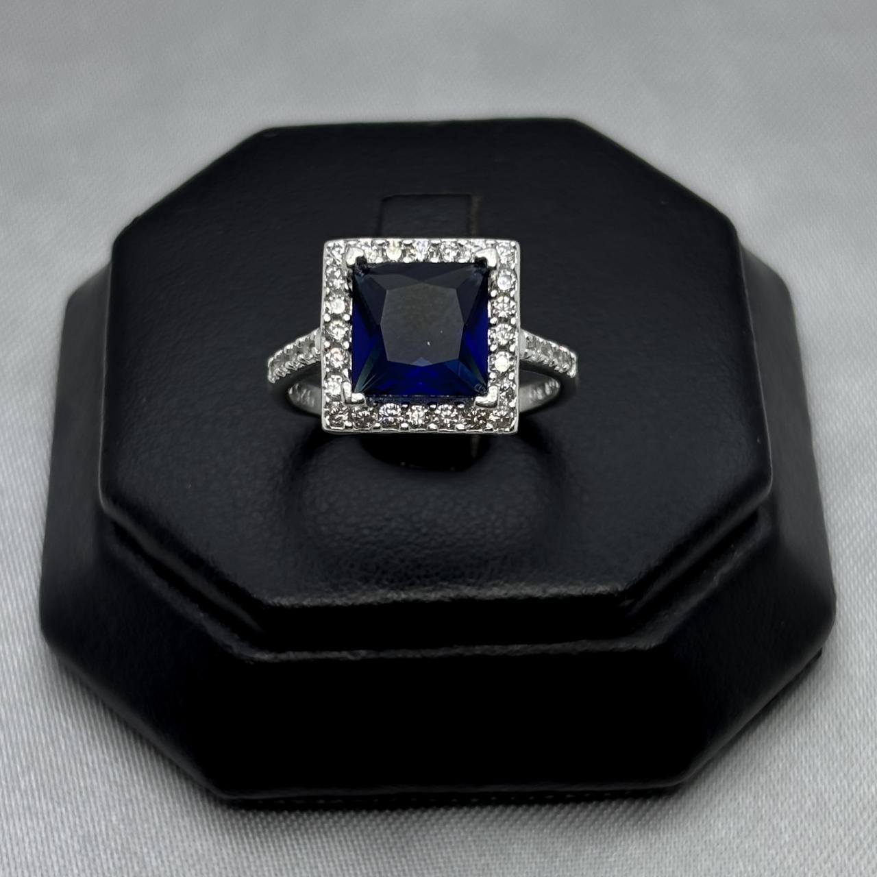 #AD161 - Anillo Cuadrado Con Zirconia Plata - A09/3.4