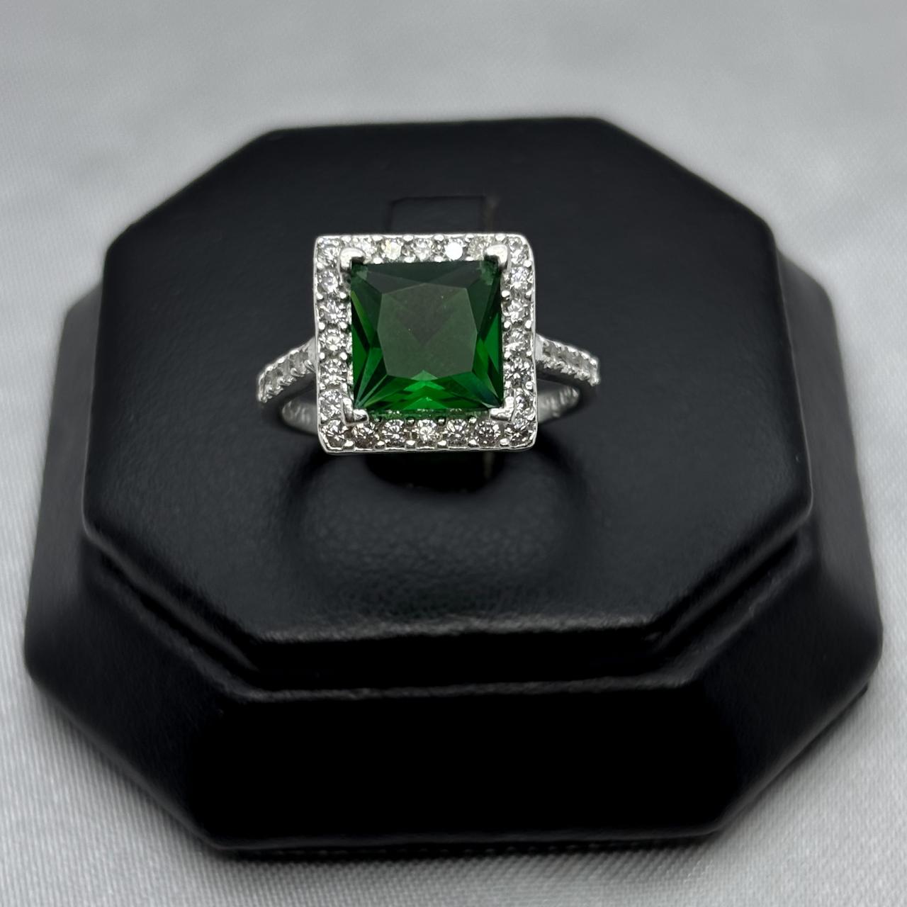 #AD161 - Anillo Cuadrado Con Zirconia Plata - A09/3.4