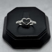 #AD108 - Anillo Corazón Con Zirconias Plata - F1.6