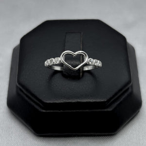 #AD108 - Anillo Corazón Con Zirconias Plata - F1.6
