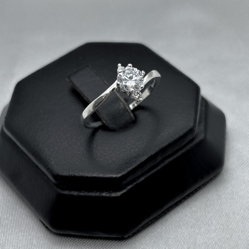 #AD111 - Anillo Con Zirconias Plata - B09/1.7