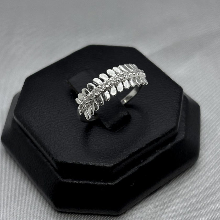 #AD207 - Anillo Hoja Paripinnada Con Zirconia Plata - A09/2.1
