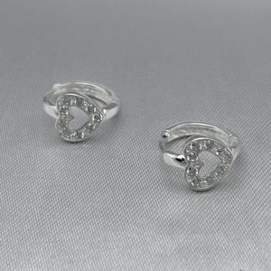 #H117 - Huggies Corazón Con Zirconia Plata - A15/2.7