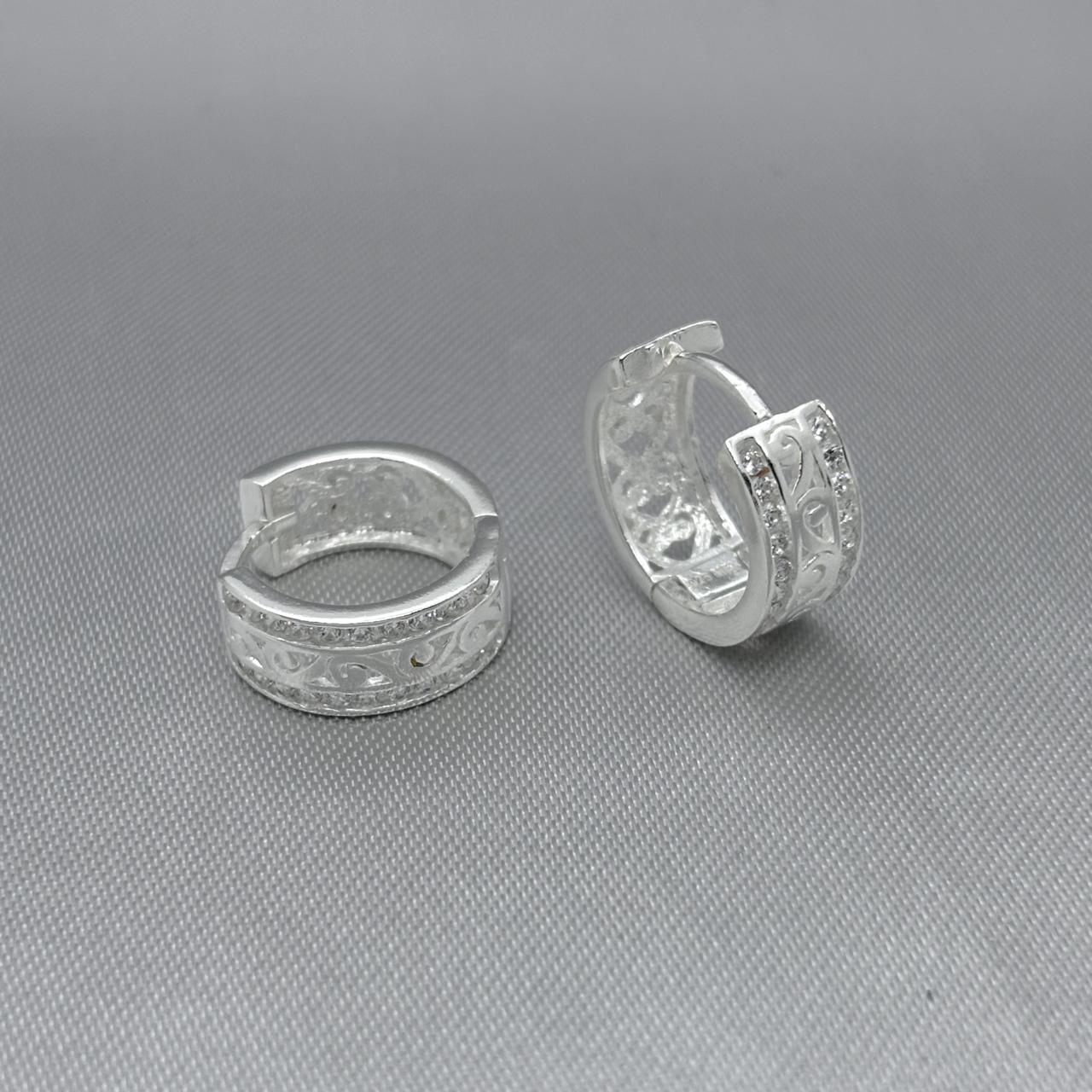 #H105 - Huggie Con Zirconia Plata - A15/4.1