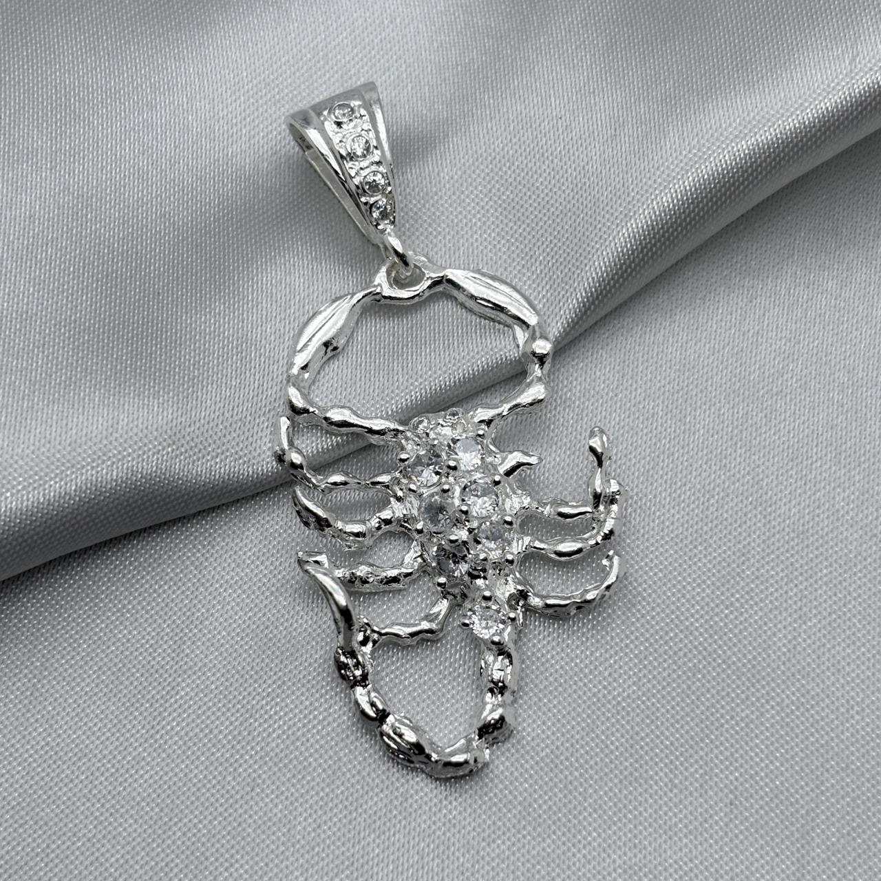 #D461 - Dije Alacran Con Zirconia Plata - A09/9.6