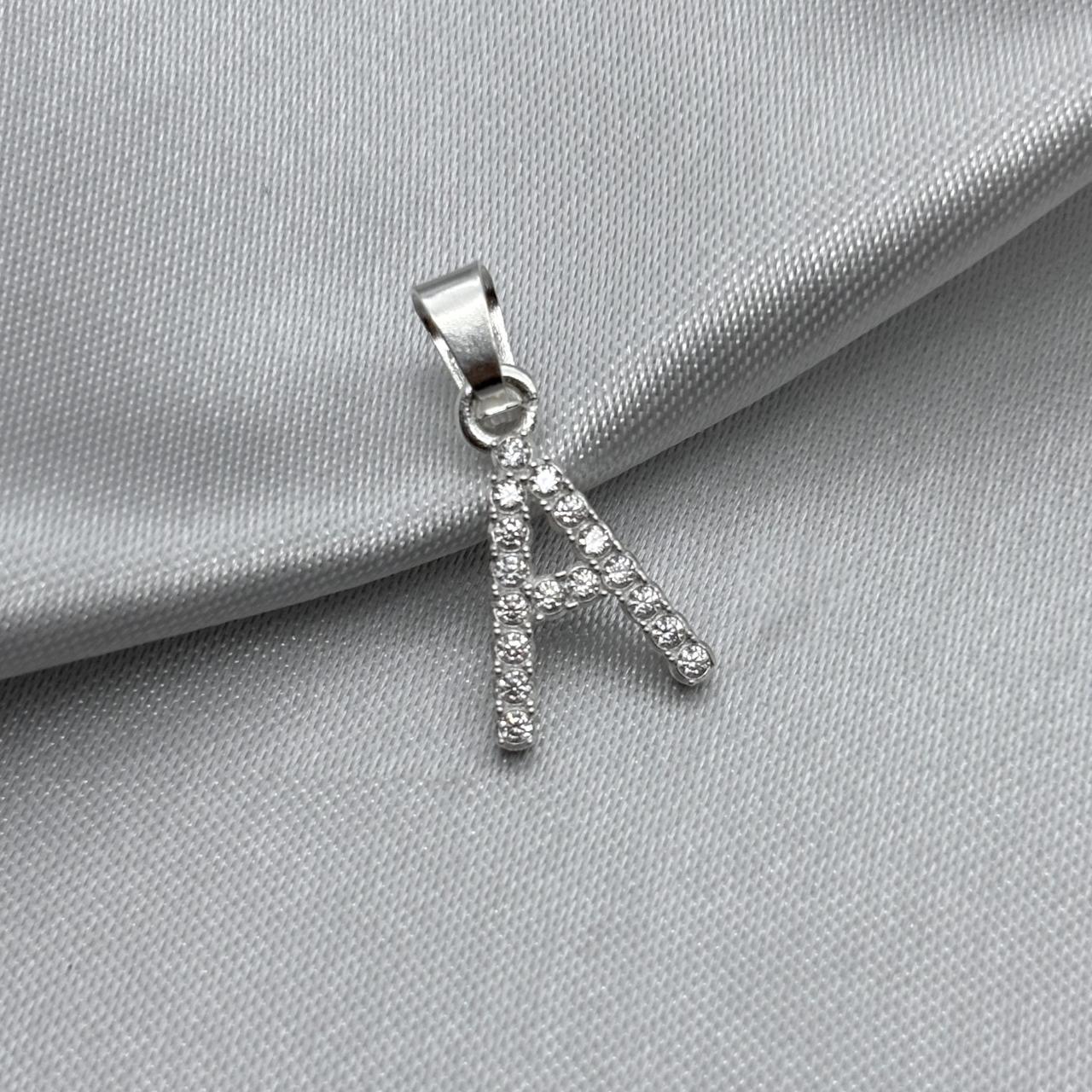 #D459 - Dije Letra Con Zirconia Plata - B09/1.3