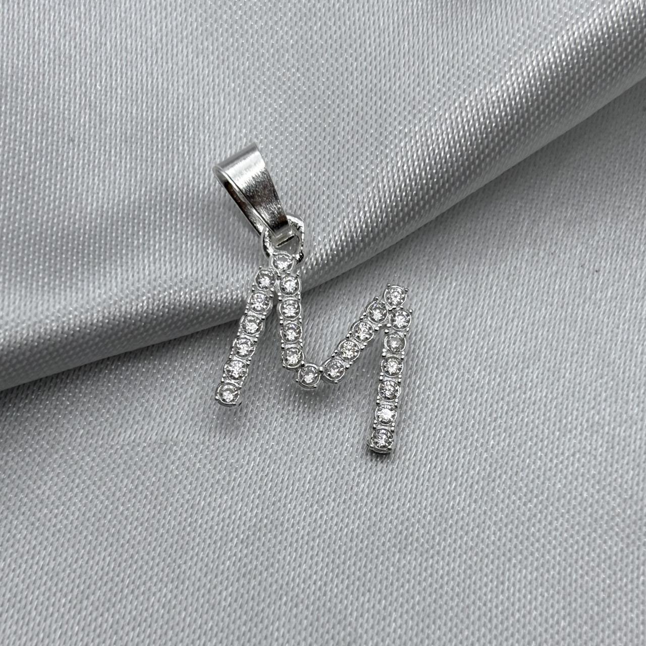 #D459 - Dije Letra Con Zirconia Plata - B09/1.3