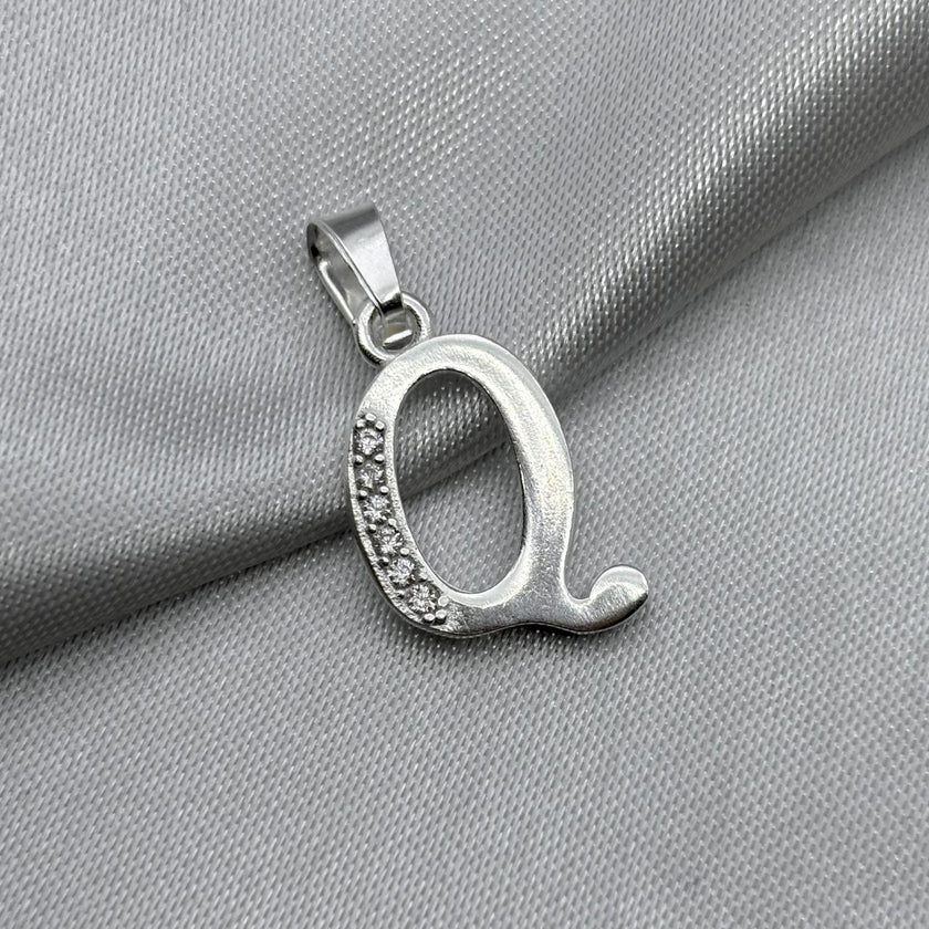 #D561 - Dije Letras Con Zirconia Plata- B09/1.5