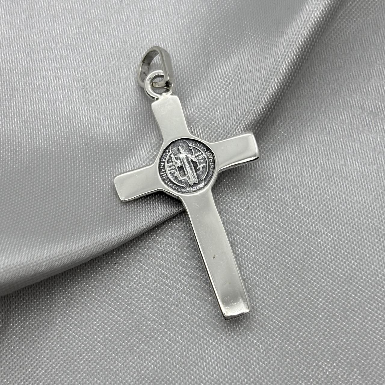 #D127 - Dije Crucifico San Benito Plata Pavonada - A13/9.3