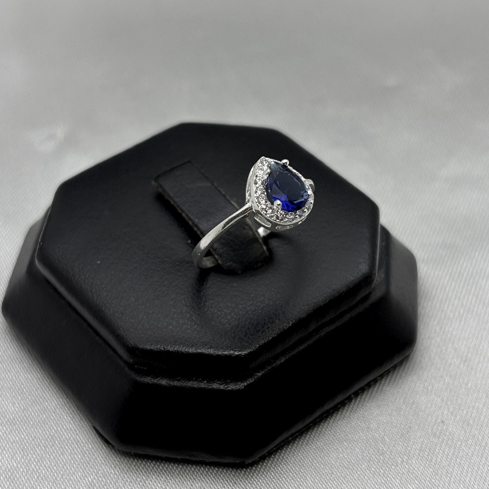 #AD464 - Anillo Gota Con Zirconia Plata - A09/1.5