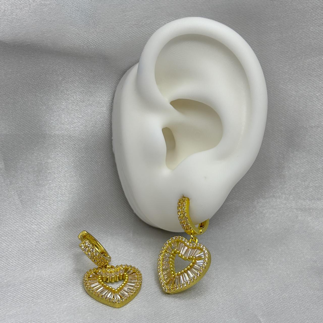 #HOL169 - Huggies Colgante De Corazon Con Zirconia Oro Laminado De 18k - LB040/