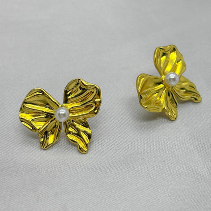 #ARL161 - Arete Moño Arrugado Perla Sintética Oro Laminado 18k - LB025/