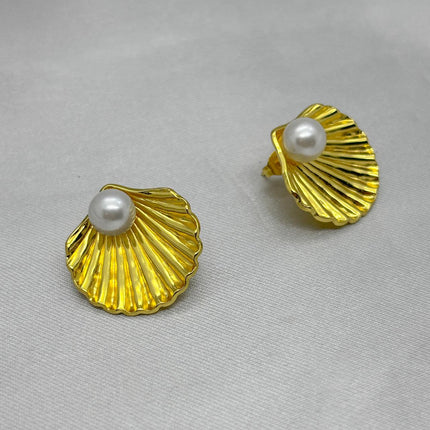 #ARL157 - Arete Concha De Mar Perla Sintética Oro Laminado 18k - LB025/