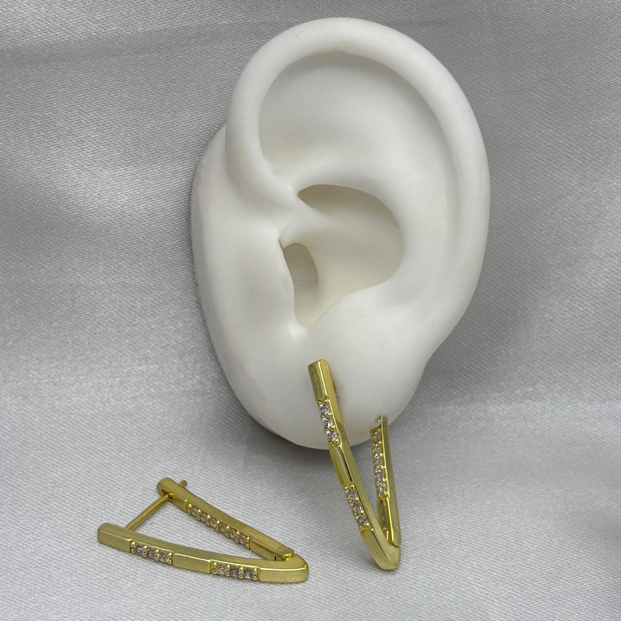 #ARL159 - Arete Triangular Piedra Zirconia Oro Laminado 18k - LB025/
