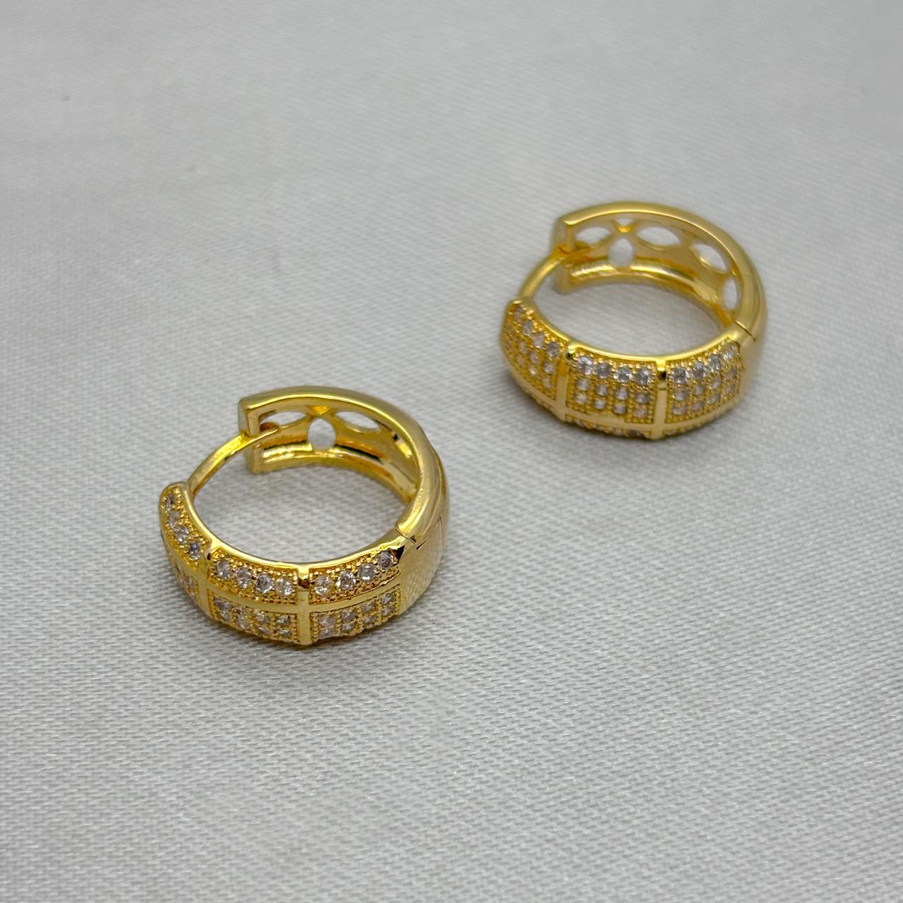 #HOL171 - Huggies Circular Piedra Zirconia Oro Laminado 18k - LB035/