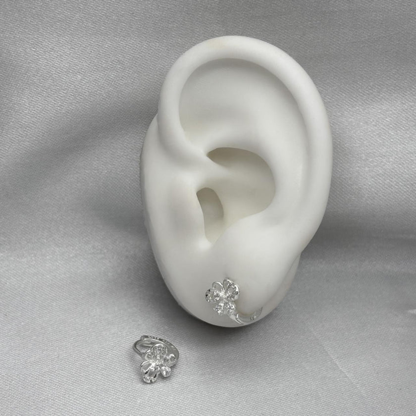 #H217 - Huggie Mariposa Con Zirconia Plata - B17/1.8