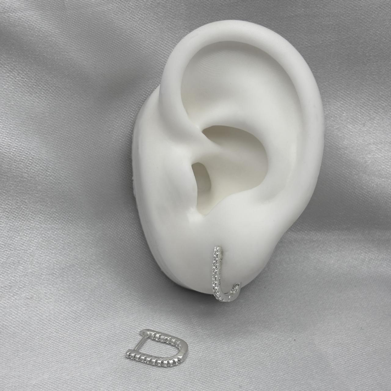 #H212 - Huggie Forma U Con Zirconia Plata - B17/1.5