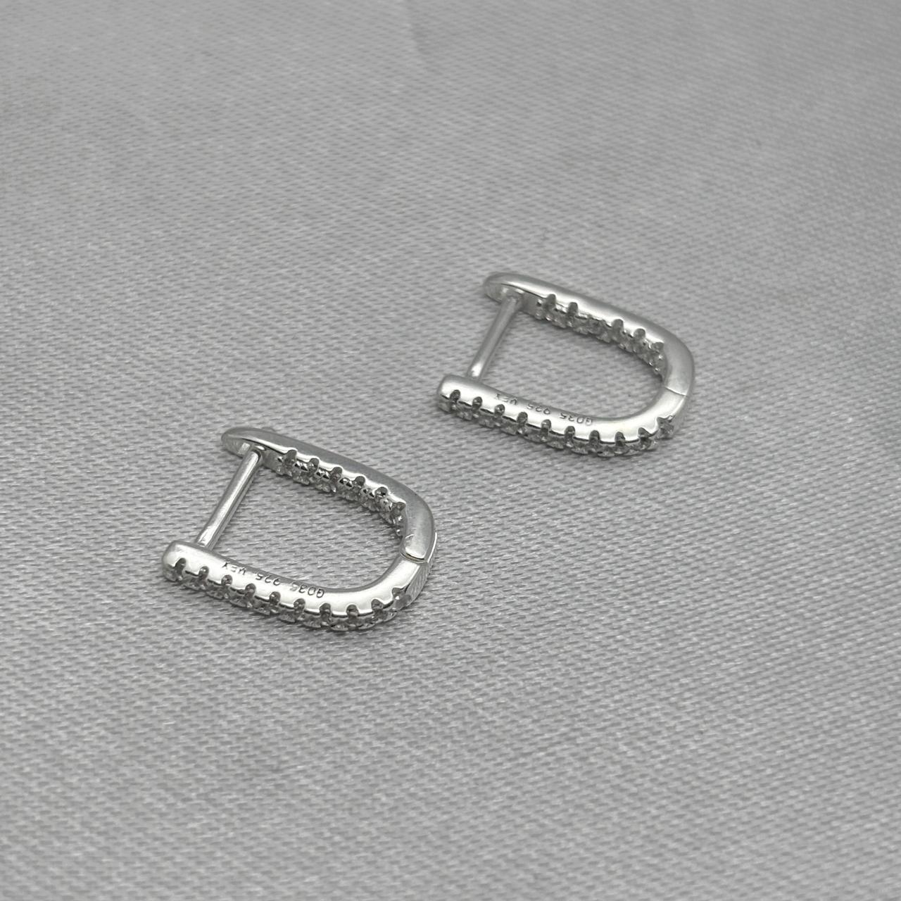 #H212 - Huggie Forma U Con Zirconia Plata - B17/1.5