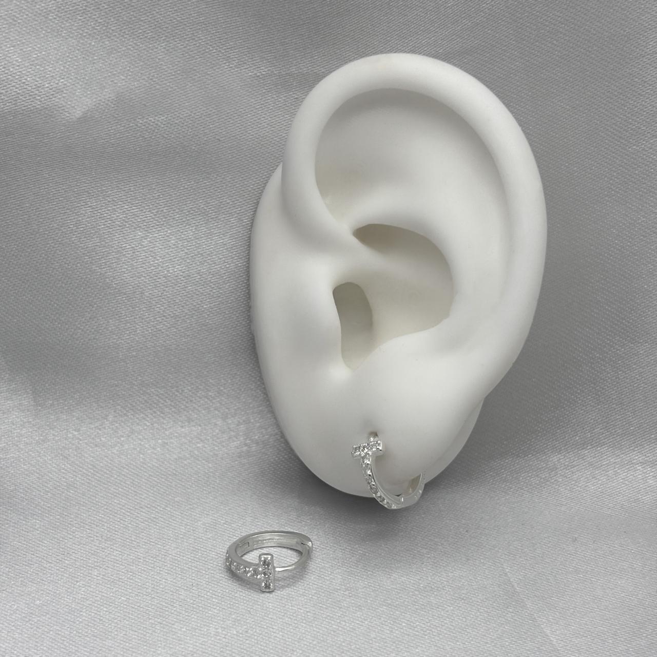 #H211 - Huggie T Con Zirconia Plata - B17/1.5