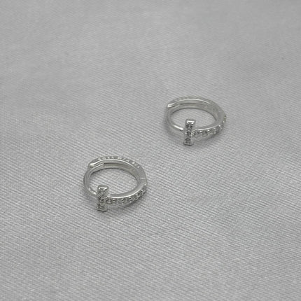 #H211 - Huggie T Con Zirconia Plata - B17/1.5