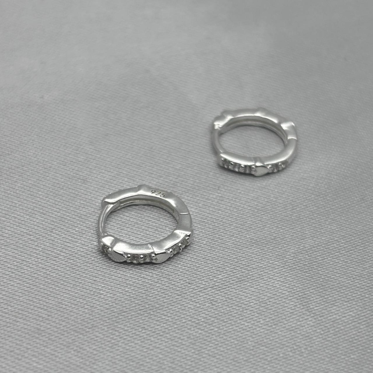 #H204 - Huggie Corazonsitos Con Zirconia Plata - B17/2.0