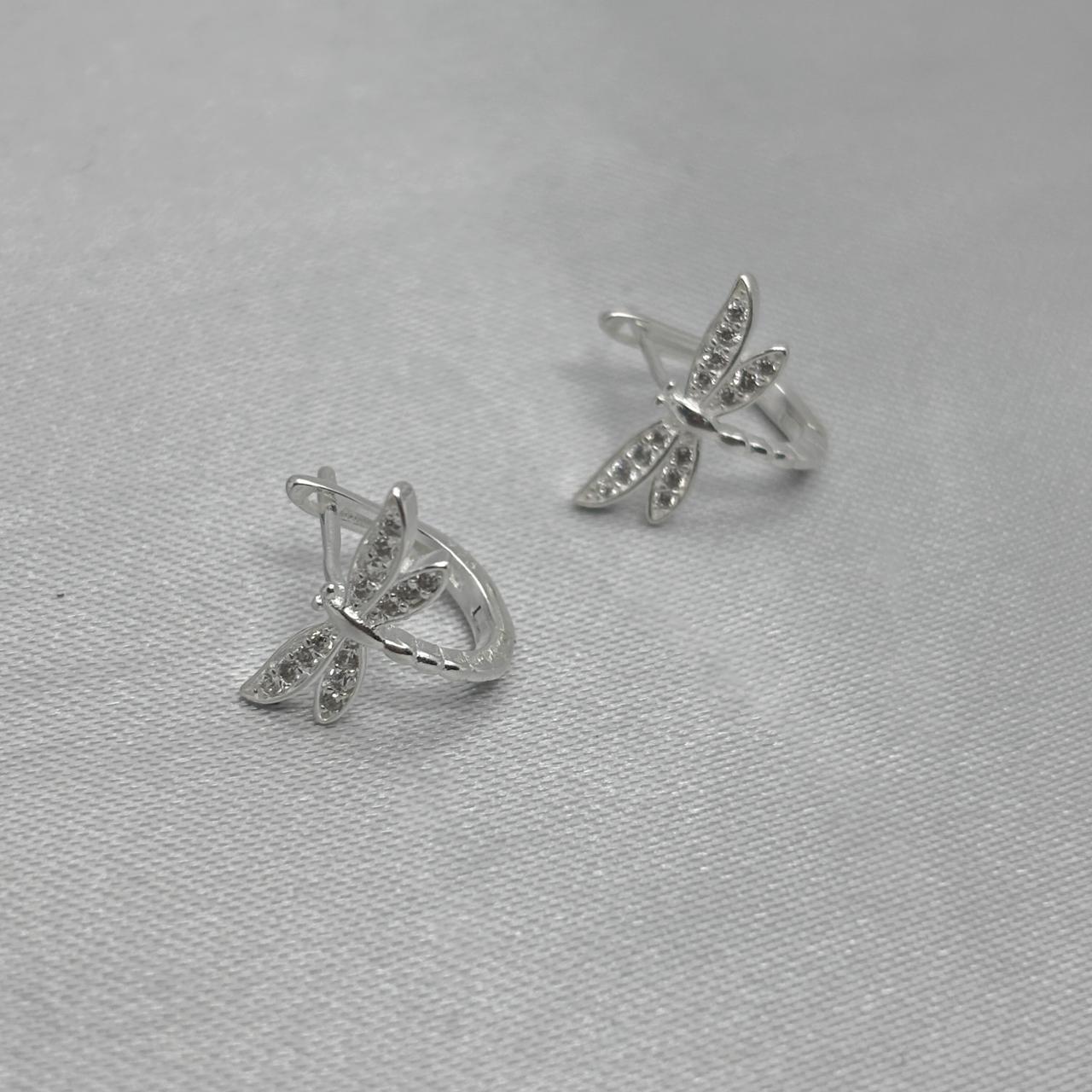 #H213 - Huggie Libélula Con Zirconia Plata - B17/1.7