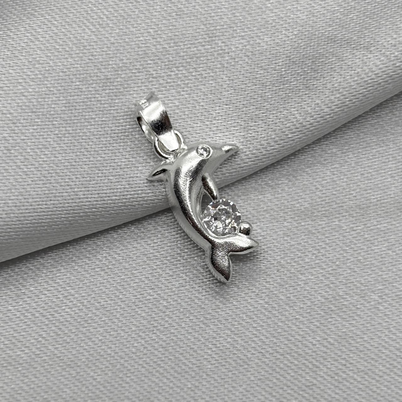 #D677 - Dije Delfín Con Zirconia Plata - B12/1.4