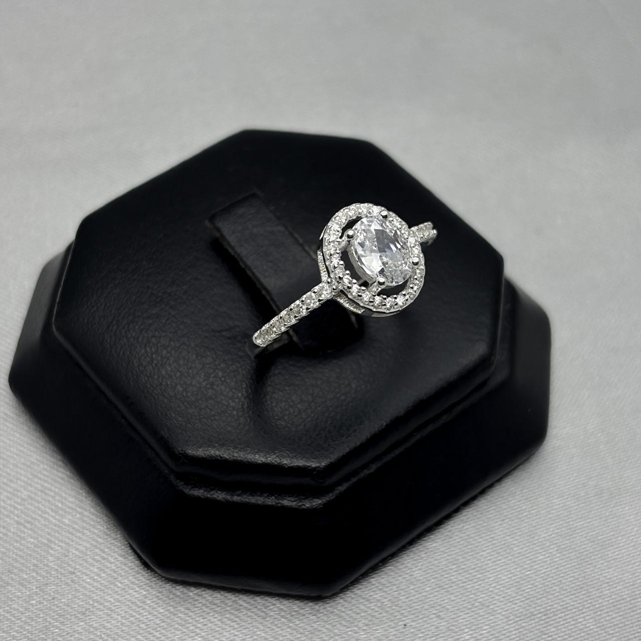 #AD472 - Anillo Piedra Ovalada Zirconia Plata - C10/2.5