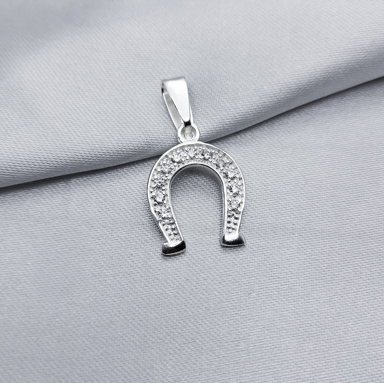#D727 - Dije Herradura Con Zirconia Plata - A10/1.9