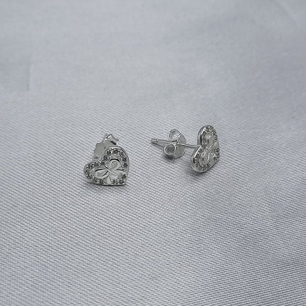 #BR331 - Broquel Corazón Con Moño Con Zirconia Plata - B17/1.2