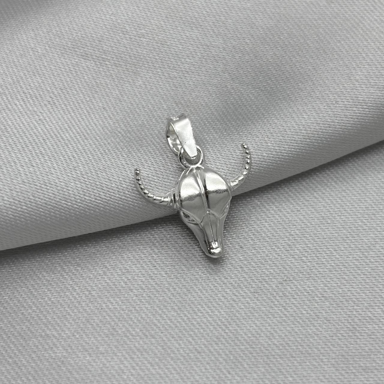 #D733 - Dije Cráneo De Buey Con Zirconia Plata - A12/1.2