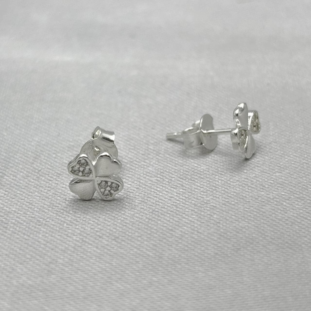 #BR350 - Broquel Trébol Con Zirconia Plata - B17/1.1