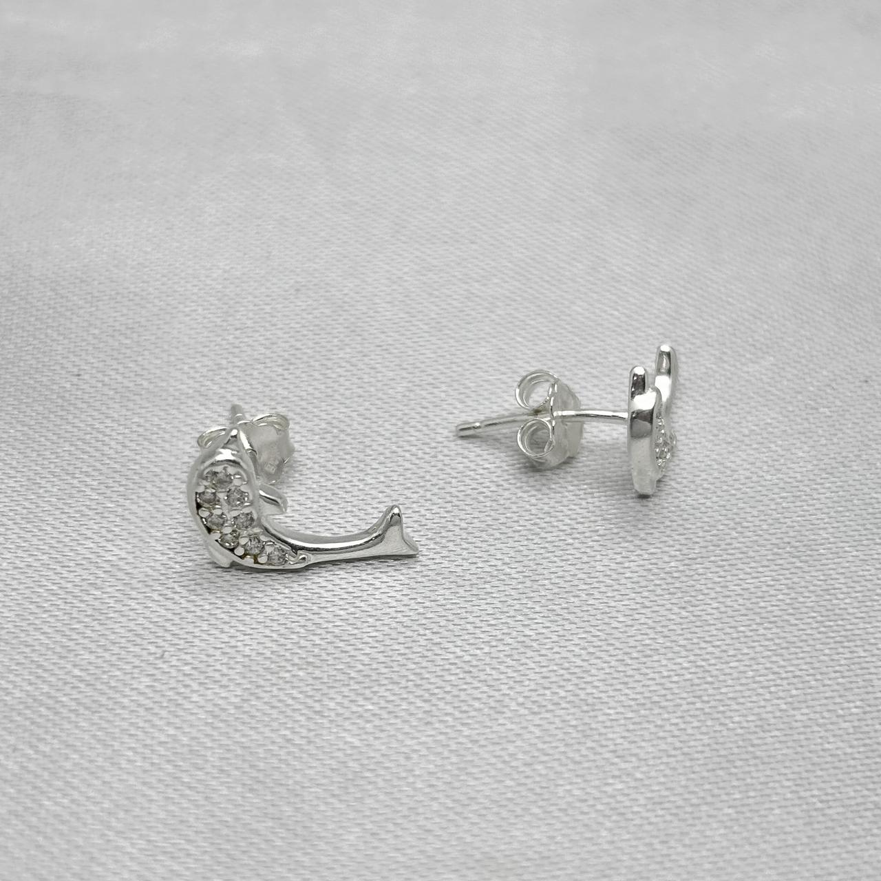 #BR337 - Broquel Delfín Con Zirconia Plata - B17/1.4