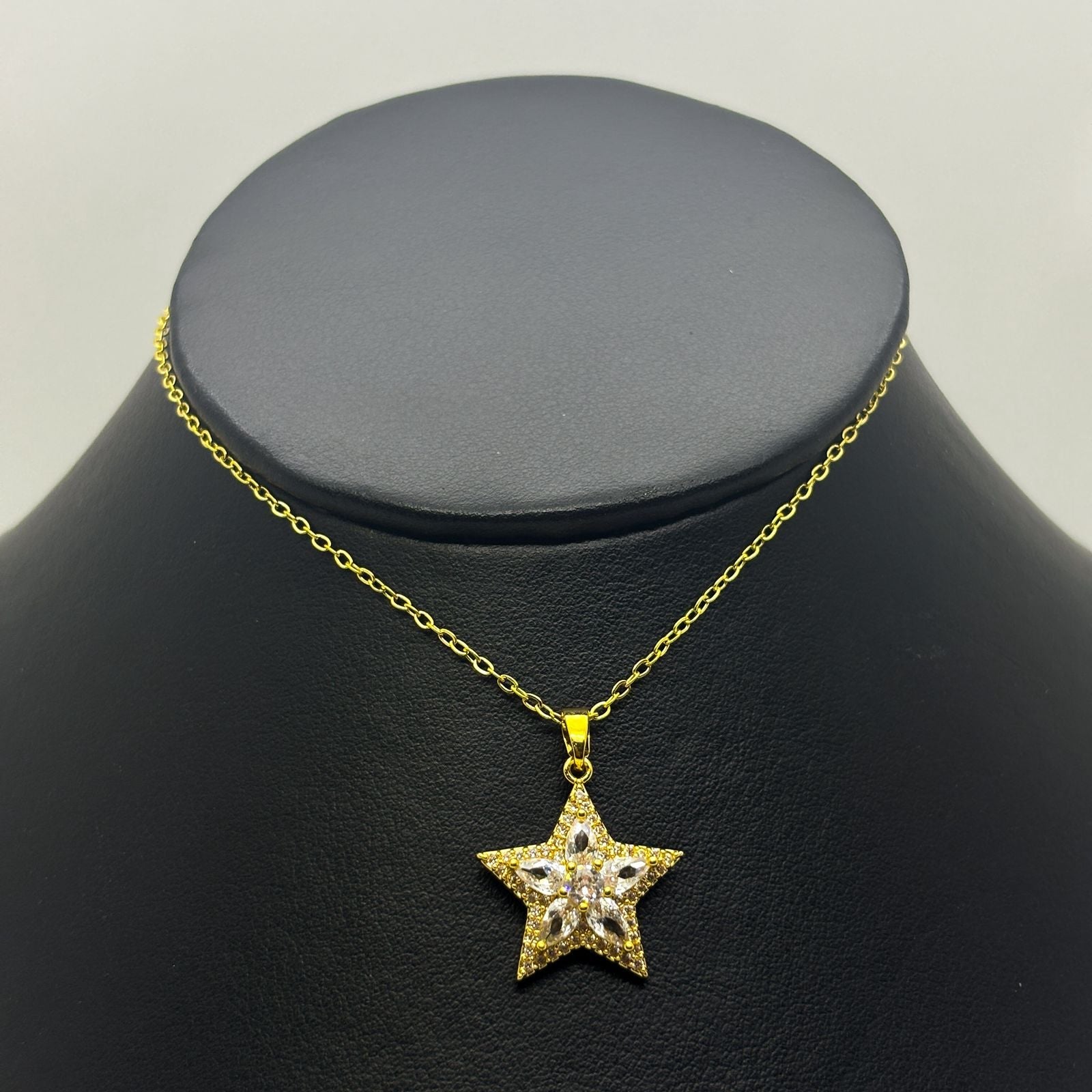 #GOL160 - Gargantilla De Estrella De Oro Laminado 18k - LB020/