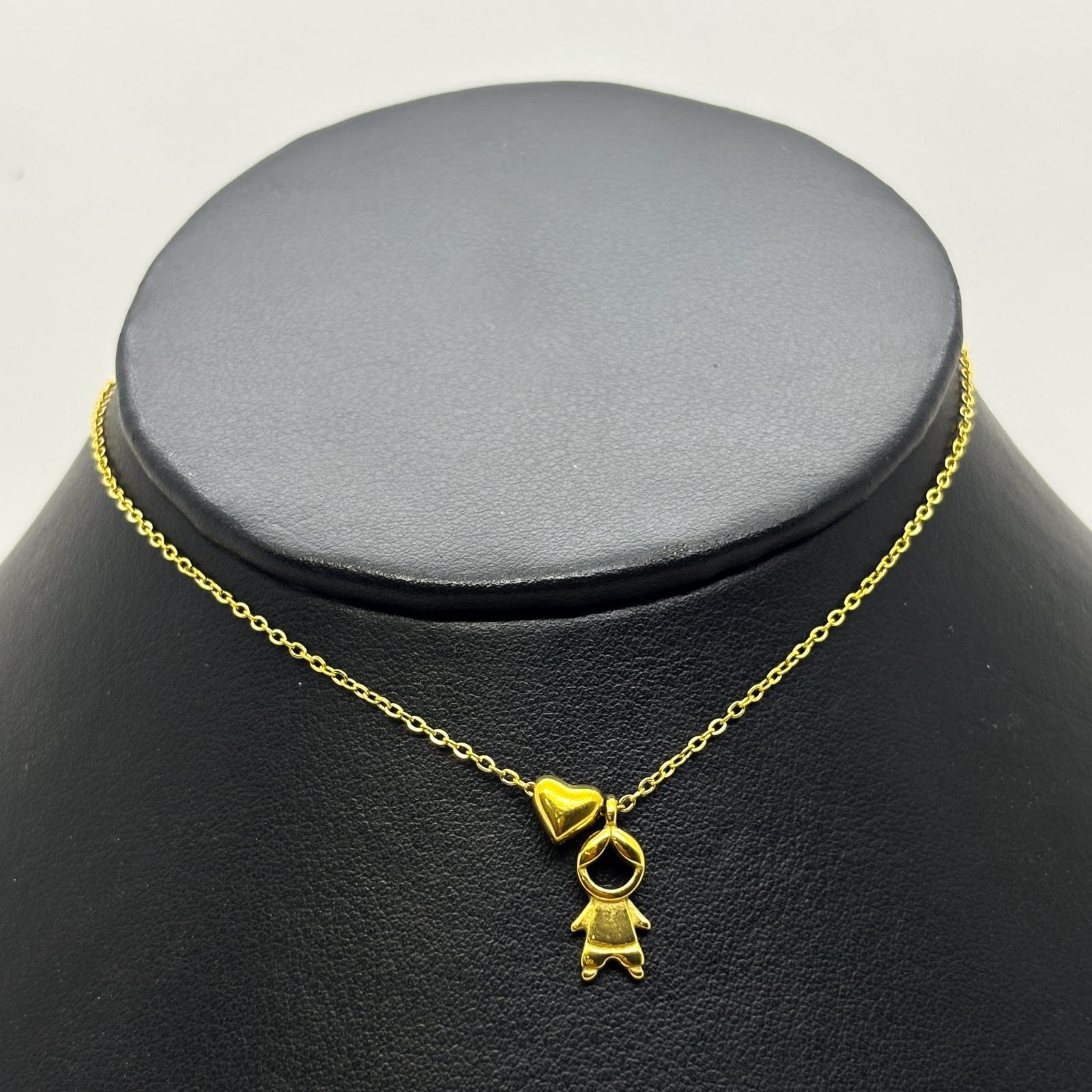 #GOL167 - Gargantilla Con Dije De Niño Y Corazón De Oro Laminado 18k - LB030/