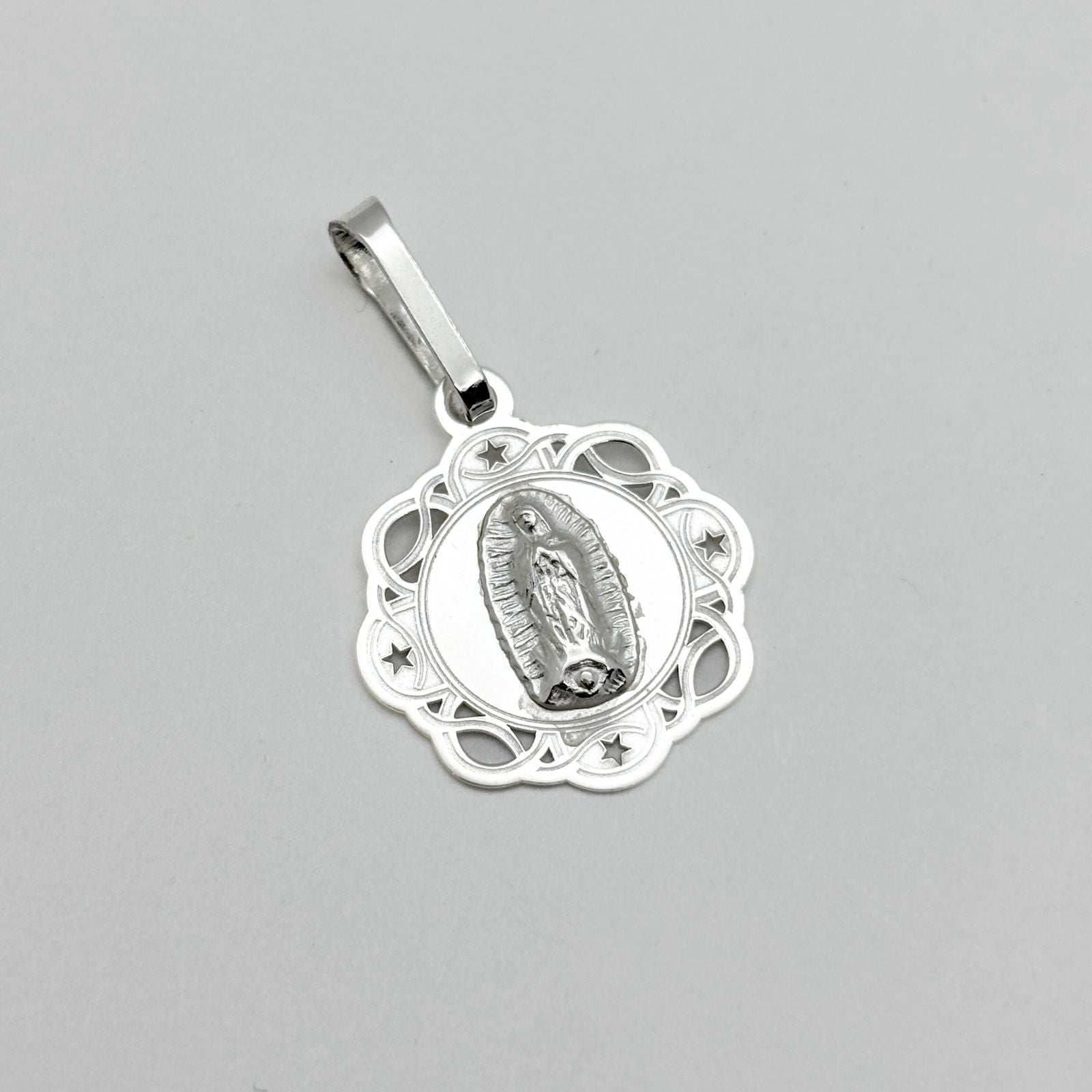 #D737 - Dije/Medalla De Virgen De Plata - A18/1.1