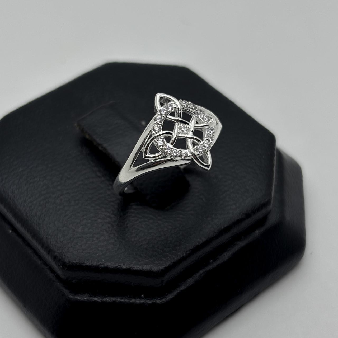 #AD489 - Anillo Nudo De Bruja De Plata .925 - A11/2.2