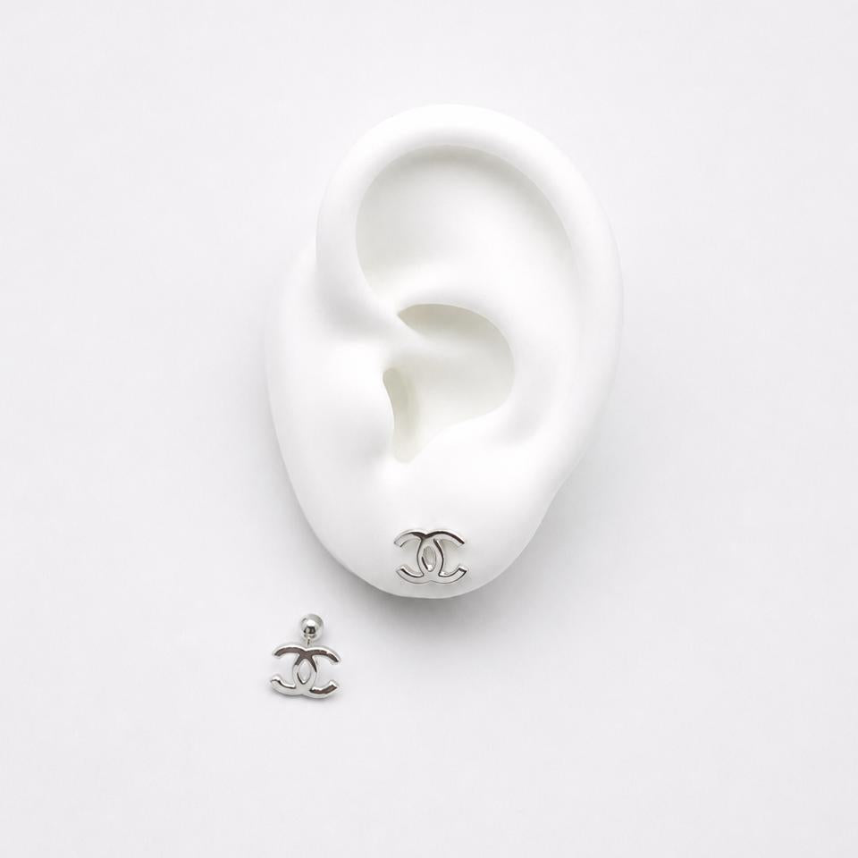 #BR352 - Broquel Tipo Channel De Plata .925 - E40/