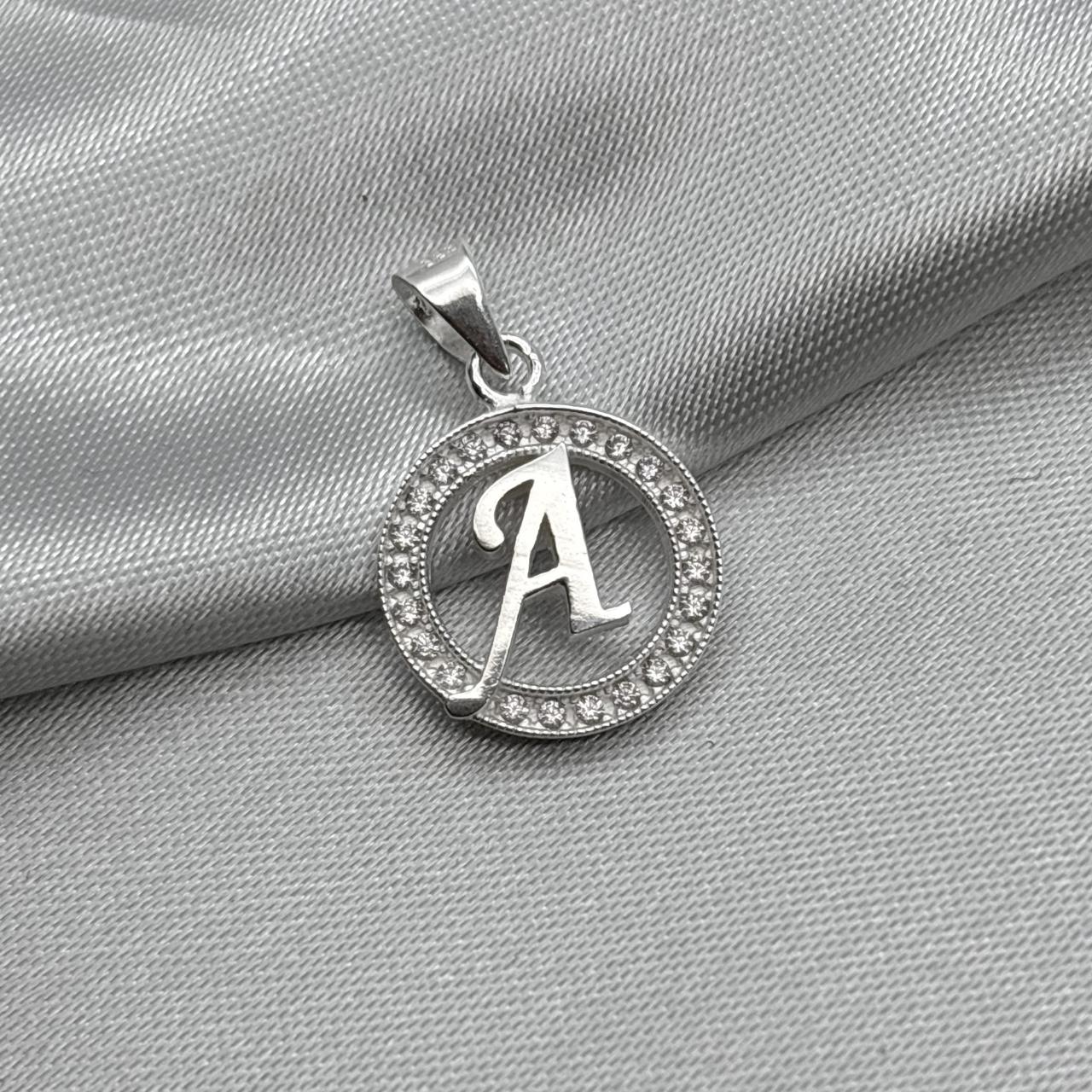 #D495 - Dije Circular De Letra Con Zirconia Plata - A09/2.2