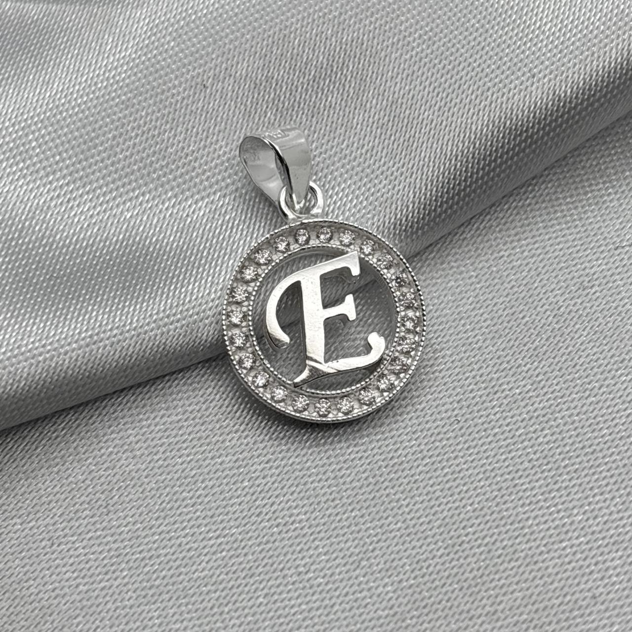 #D495 - Dije Circular De Letra Con Zirconia Plata - A09/2.2