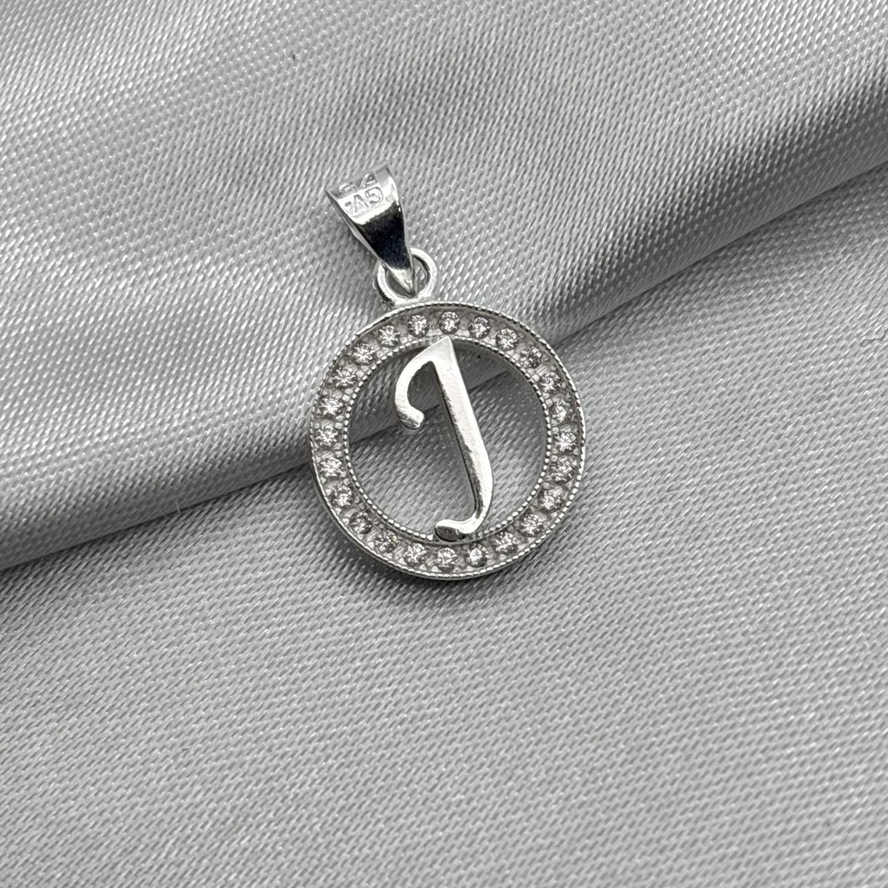 #D495 - Dije Circular De Letra Con Zirconia Plata - A09/2.2
