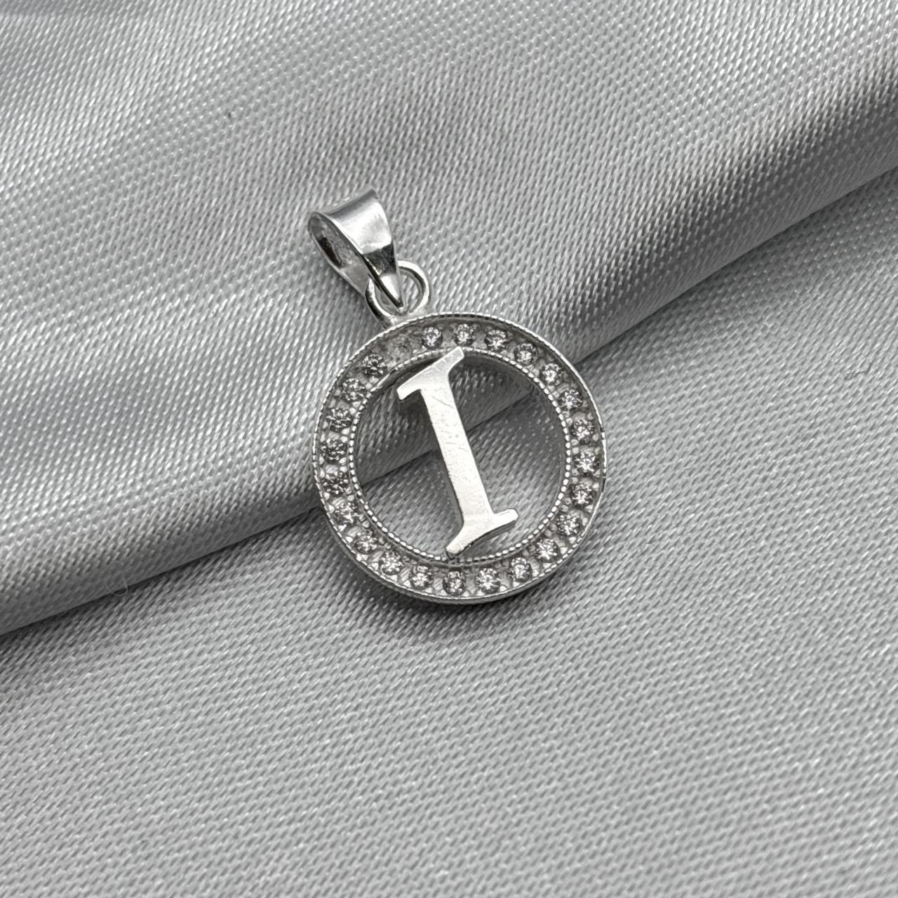 #D495 - Dije Circular De Letra Con Zirconia Plata - A09/2.2