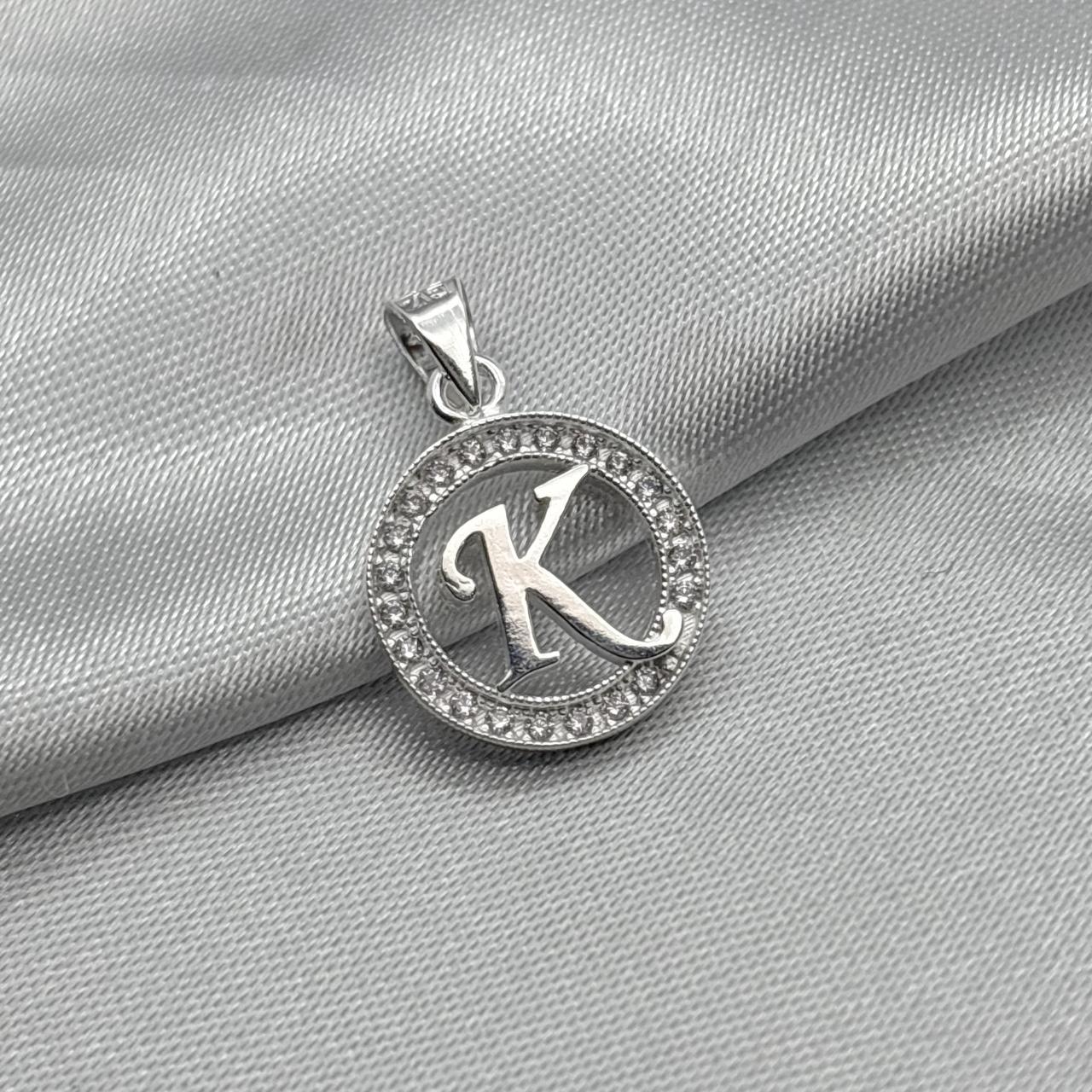 #D495 - Dije Circular De Letra Con Zirconia Plata - A09/2.2