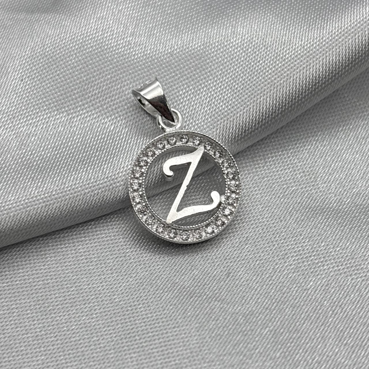 #D495 - Dije Circular De Letra Con Zirconia Plata - A09/2.2