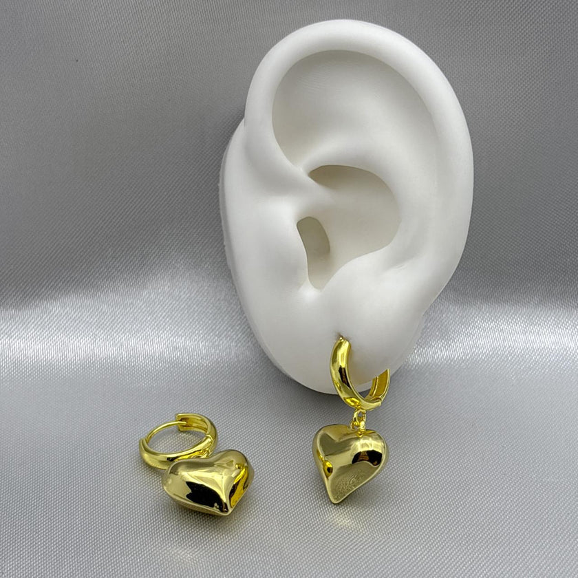 #HOL141 - Huggie Corazón Inflado Oro Laminado 18K - LA050/