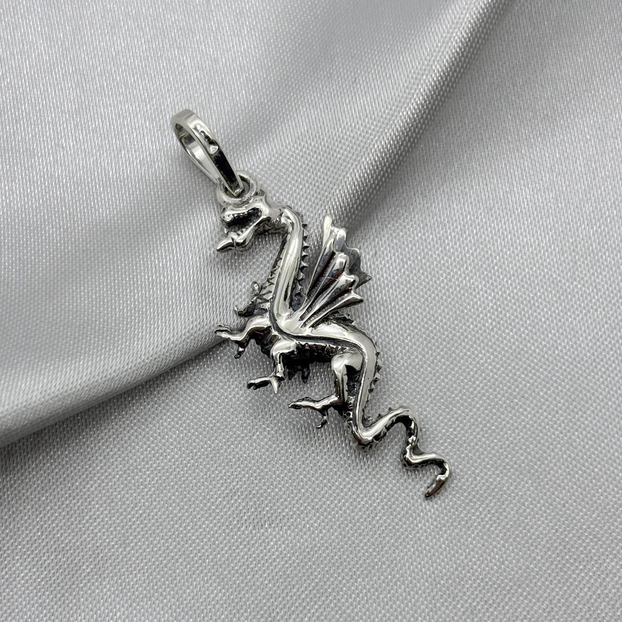 #D604 - Dije Dragón Plata Pavonada - A13/4.4