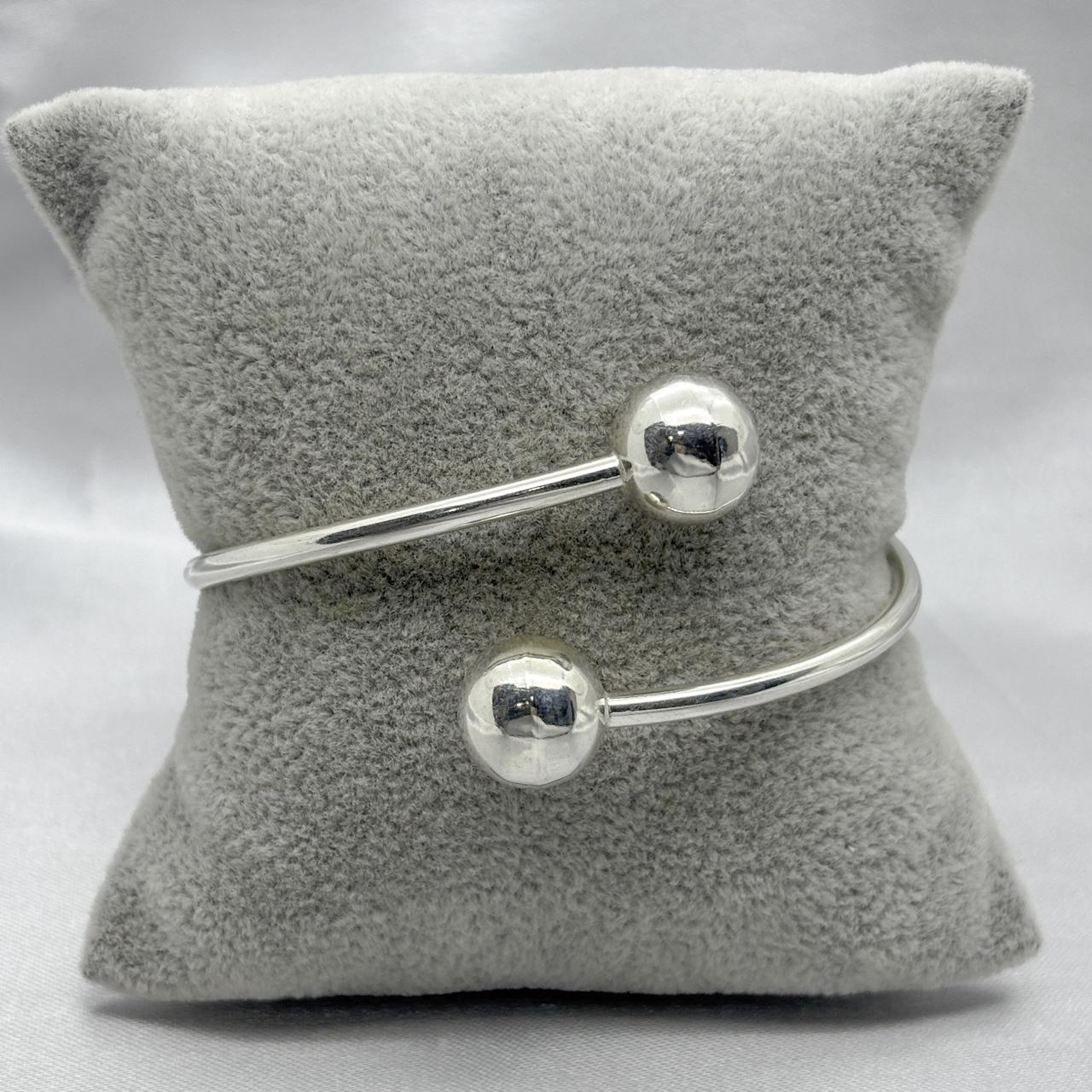 #PA147 - Pulsera Rígida Esferas De Plata - A10/9.2