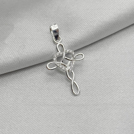 #D653 - Dije Cruz Nudo De Corazón Con Zirconia Plata - B12/0.9