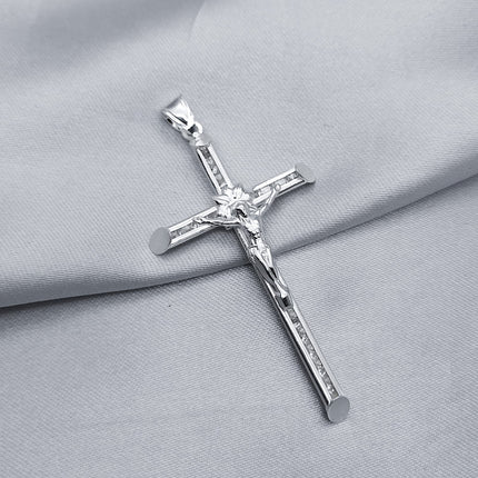 #D704 - Dije Crucifijo Con Zirconia Plata - A08/4.1