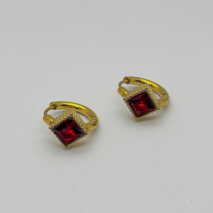#HOL176 - Huggies De Rombo Con Piedra Zirconia De Oro Laminado 18k - LB020/